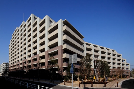港南台うぐいす住宅　マンション建替事業（横浜市港南区）
平成23年2月竣工　《ブランズシティ港南台うぐいすの杜》
